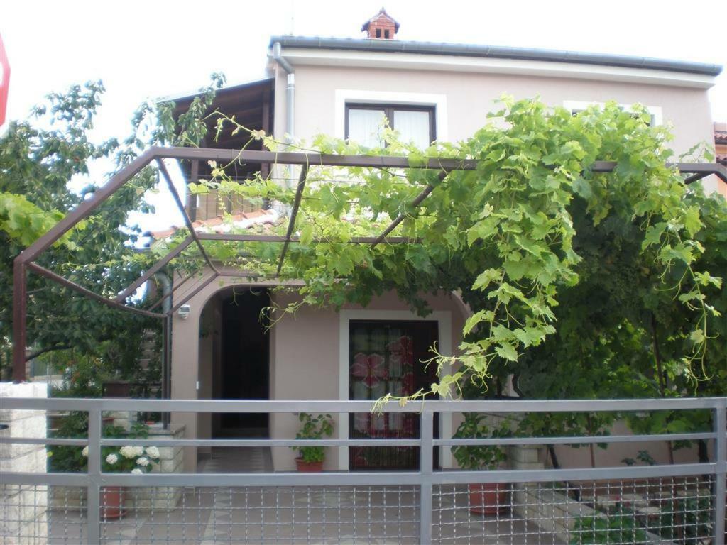 Apartmani Alma Пула Экстерьер фото
